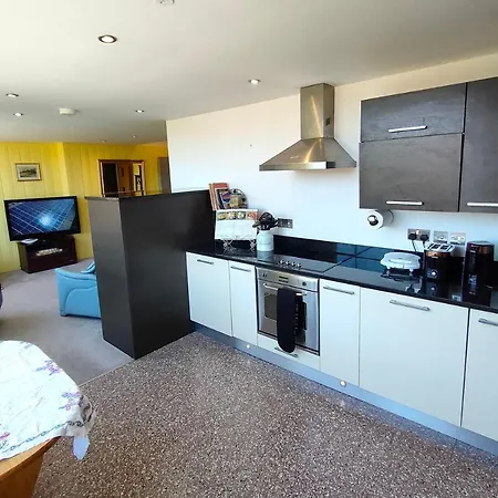 Stunning 2-Bed Listed Apartment In Taunton'S Historic Centre Exterior photo